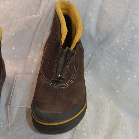 Clarks Muckers Leather Booties SZ 10M NWOT #B-157 - Picture 4 of 7